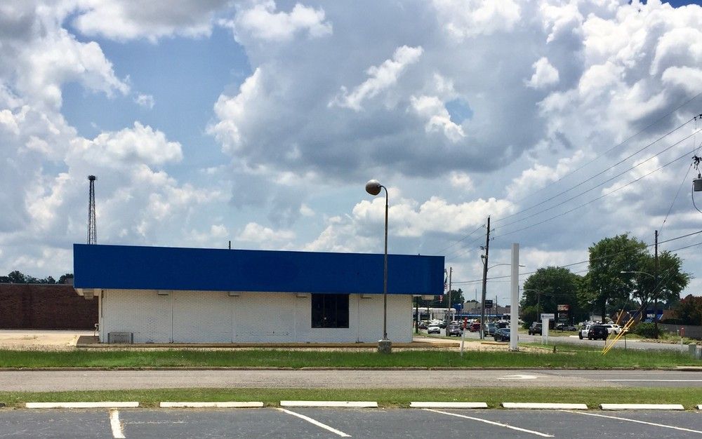 McCann Retail Building: 1026 McCann Road, Longview, TX 75601
